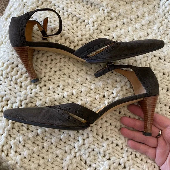 Gorgeous Gucci Heels - Picture 8 of 14